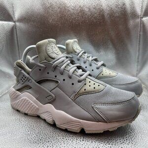 Size 9.5 - Nike‎ Air Huarache SE Runner Wolf Gray Womens Sneakers 634835-032